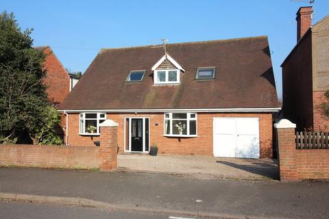 Wartell Bank, Kingswinford DY6 5 bed detached house for sale