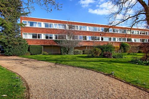 Gilmerton Court, Cambridge 3 bed flat for sale