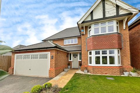 Ernest Dawes Avenue, Telford TF2 4 bed detached house for sale