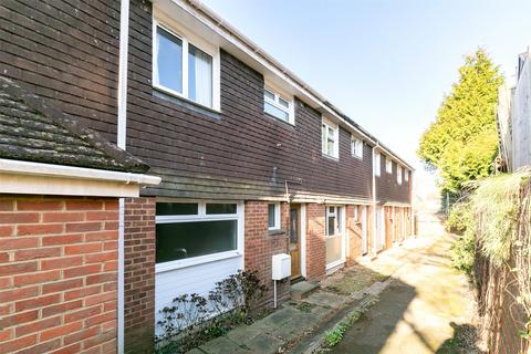 Clover Road, Surrey GU2 3 bed terraced house for sale