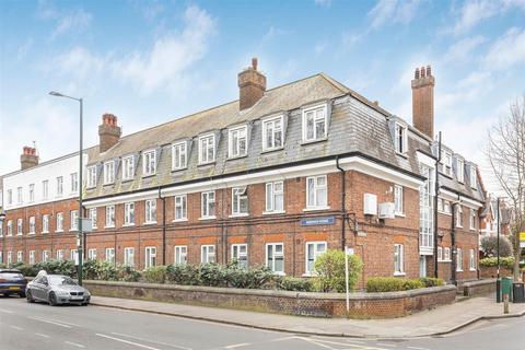 Mortlake High Street, London, SW14 1 bed flat for sale