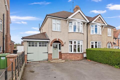 Cheltenham Road, Evesham WR11 3 bed semi