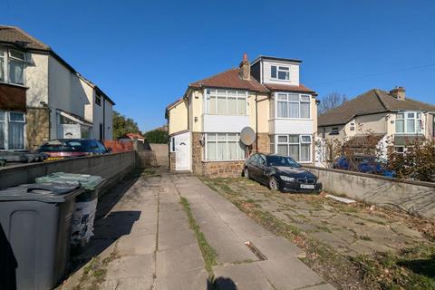 244, Haworth Road Bradford, BD9 6NS 3 bed semi
