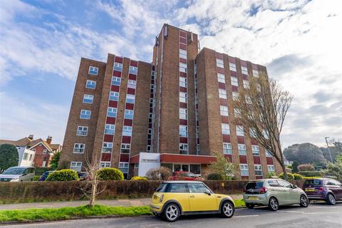 St. Johns Road, Eastbourne 2 bed flat for sale