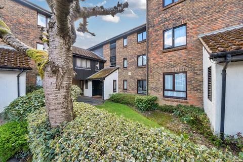 Talman Grove, Stanmore HA7 1 bed flat for sale