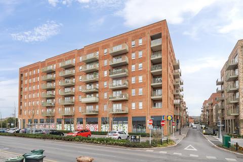 Tom Lake Way, Watford, Hertfordshire 2 bed apartment for sale