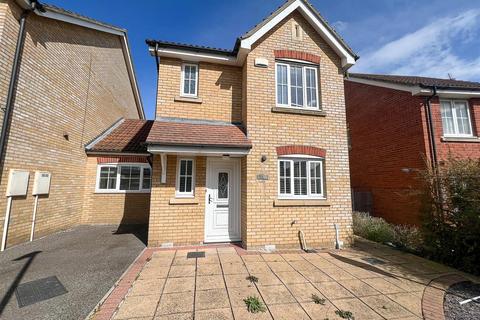 Bullfinch Close, Harwich CO12 3 bed detached house for sale
