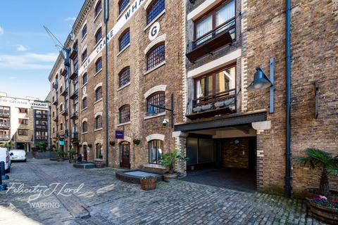 New Crane Place, London E1W 1 bed flat for sale