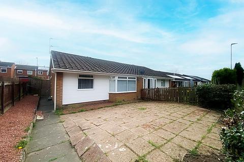 Canterbury Avenue, Hadrian Park... 2 bed semi
