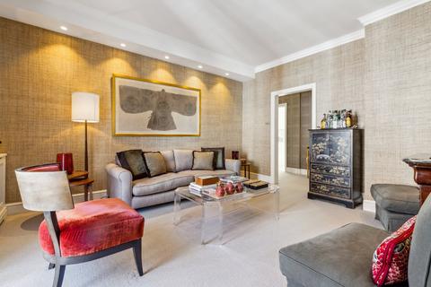 Lennox Gardens, Knightsbridge 2 bed flat for sale