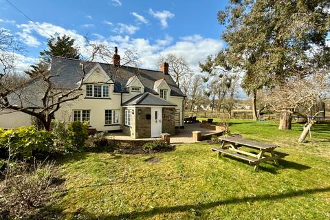 Bishton Road, Newport NP18 5 bed detached house for sale
