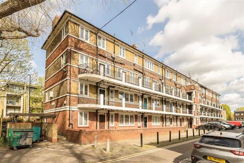 Longfield Estate, London SE1 3 bed flat for sale