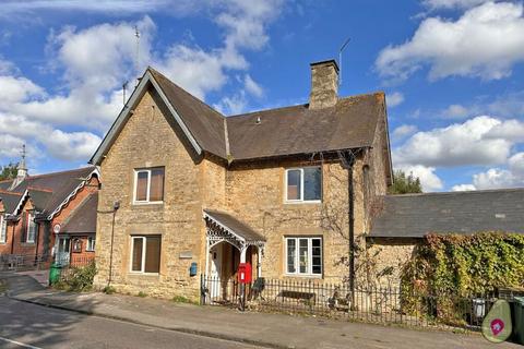 Heyford Road, Middleton Stoney... 3 bed maisonette for sale