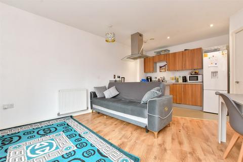 Whitestone Way, Croydon, Surrey 2 bed flat for sale