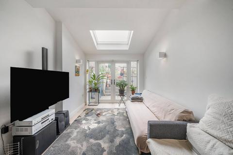 Lothair Road, South Ealing, London, W5 2 bed flat for sale