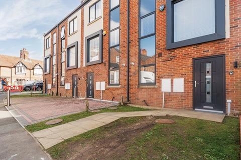 Weaver Terrace, Weaver Street, Chester 4 bed terraced house for sale
