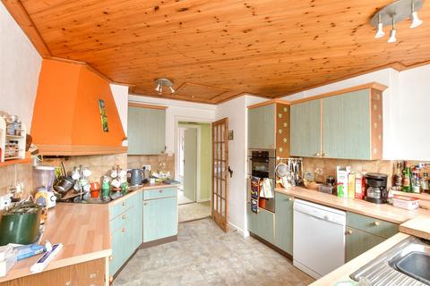 Barnfield, Lewes BN7 3 bed detached bungalow for sale