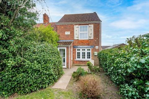 Beccles Road, Bradwell 2 bed end of terrace house for sale