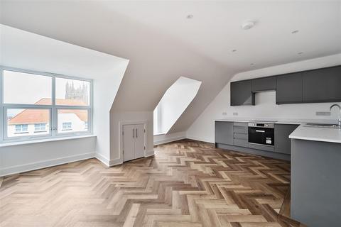 37 Mount Wise, Newquay TR7 2 bed flat for sale