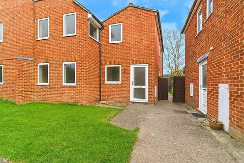 Halpin Close, Calcot, Reading... 2 bed maisonette for sale