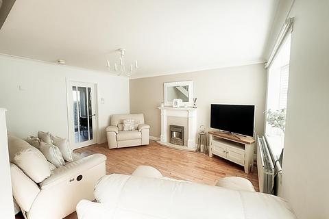 Hunter's Court, Wallsend 3 bed terraced house for sale