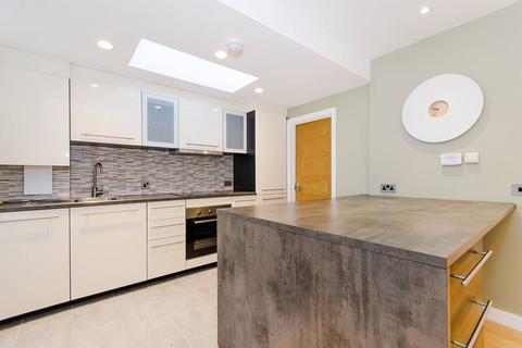 Headstone Gardens, Headstone, Harrow... 3 bed semi