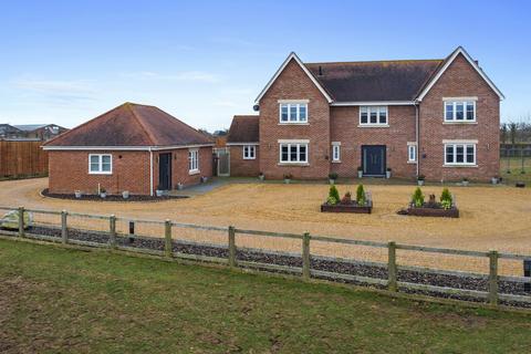 Harwich Road, Ardleigh 4 bed detached house for sale