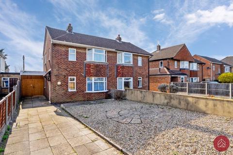 Banbury Road, Kidlington OX5 3 bed semi