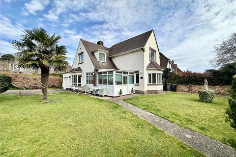 Queens Park Avenue, Bournemouth... 2 bed bungalow for sale