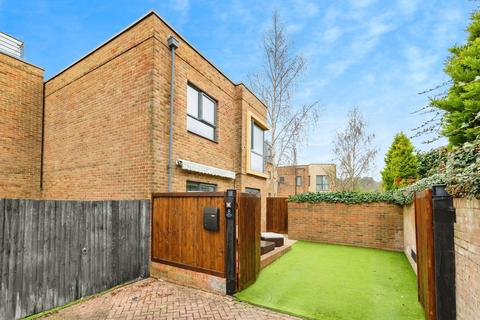 Lone Eagle Close, Southampton SO19 2 bed detached house for sale