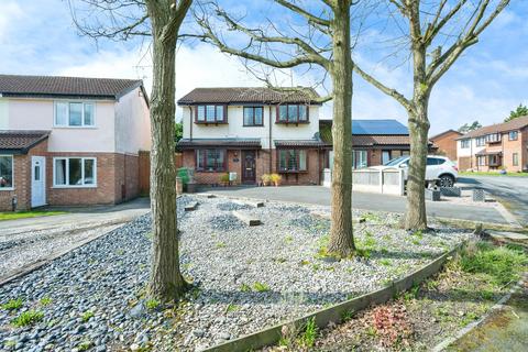 Bramshill Close, Warrington WA3 4 bed semi