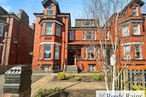 Victoria Crescent, Manchester M30 1 bed apartment for sale