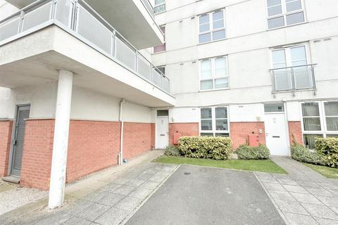 Quainton Road, Leicester 1 bed flat for sale