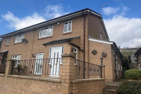 Banksfield Avenue, Mytholmroyd... 3 bed semi