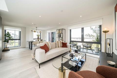 Plough Road, Battersea SW11 2 bed flat for sale