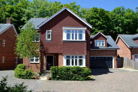 Paddock End, Newbury RG20 5 bed detached house for sale