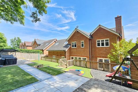 Paddock End, Newbury RG20 5 bed detached house for sale
