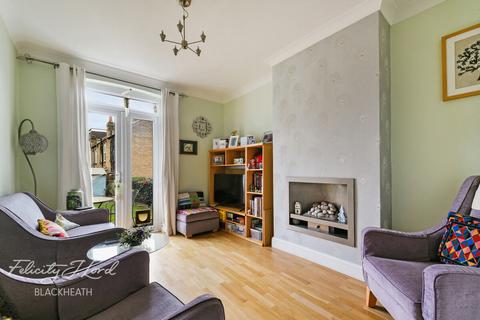 Wyndcliff Road, London 3 bed terraced house for sale