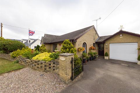 Elmstone Hardwicke, Cheltenham... 3 bed bungalow for sale