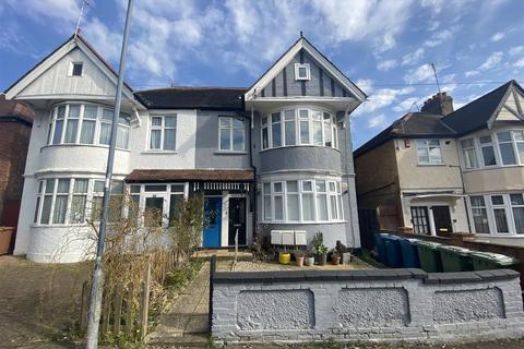 Pinner View, Harrow 1 bed flat for sale