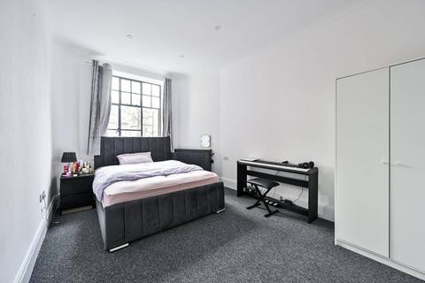 Clive Court, Little Venice, London, W9 3 bed flat for sale