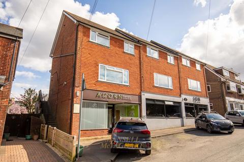 Maypole Road, East Grinstead RH19 3 bed flat for sale