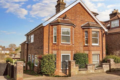 Hammerwood Road, East Grinstead RH19 3 bed semi