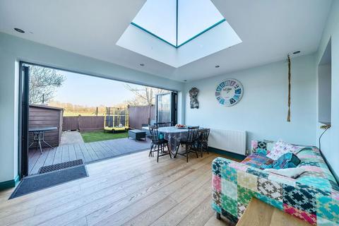 Cottenhams, Lingfield RH7 2 bed terraced house for sale