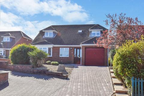 Shrubbs Avenue, Lymington, SO41 3 bed detached house for sale