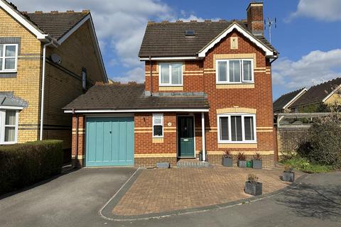 Gleneagles Close, Monkton Park... 3 bed detached house for sale