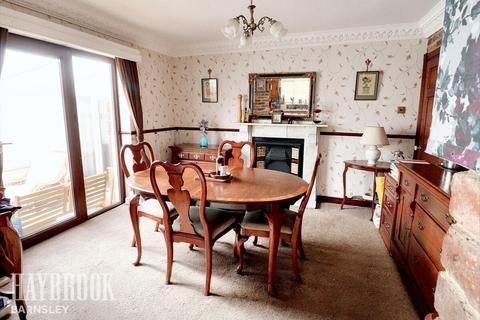 Moorgreen Close, Pogmoor 3 bed detached bungalow for sale