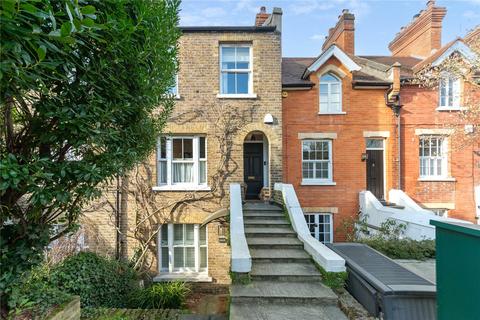 Medfield Street, London SW15 2 bed flat for sale
