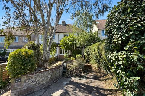 3 bedroom Semi Detached House in... 3 bed semi