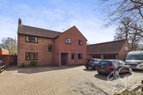 Eastwood Drive, Highwoods 5 bed detached house for sale